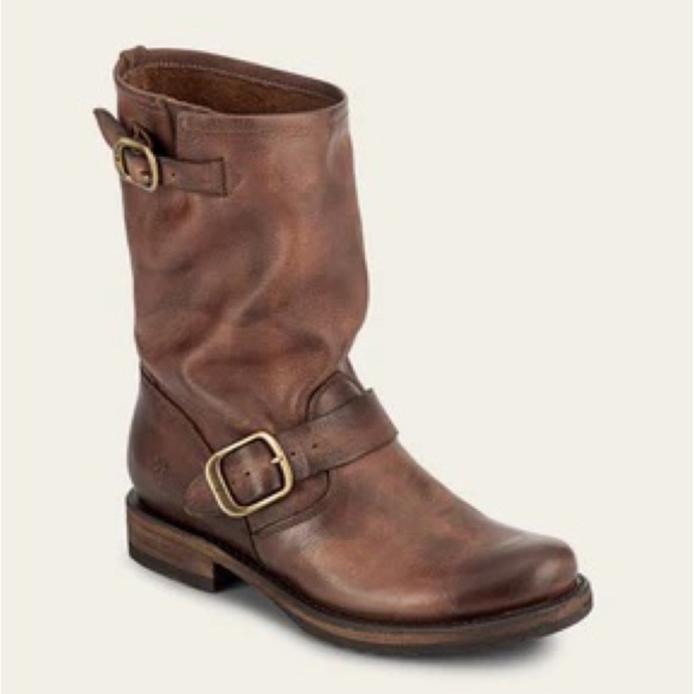 Frye Veronica Short